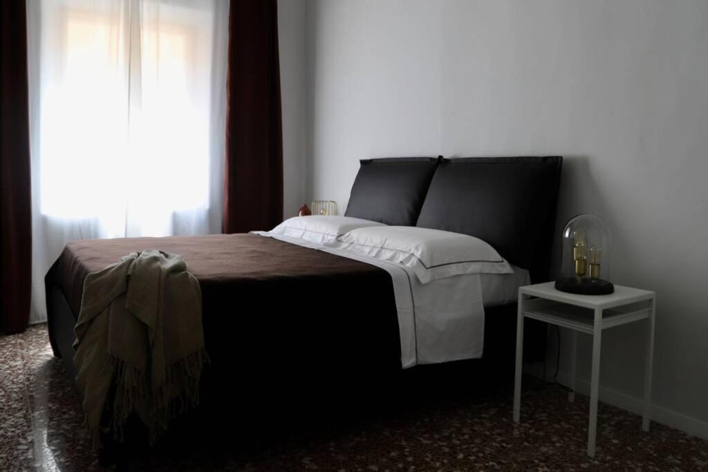 Appartement La Casa In Via Della Torre à Modène Extérieur photo